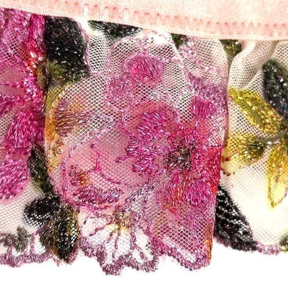 Floral Embroidered, Bows, Button Closure Garter Belt NWOT - Picture 11 of 12